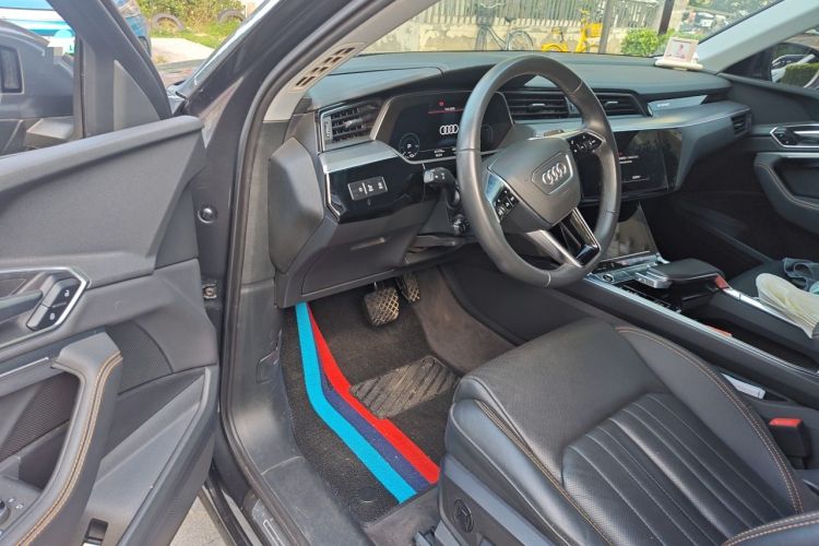 Used Audi e-tron 2021 50 quattro Luxury Edition Driver Seat