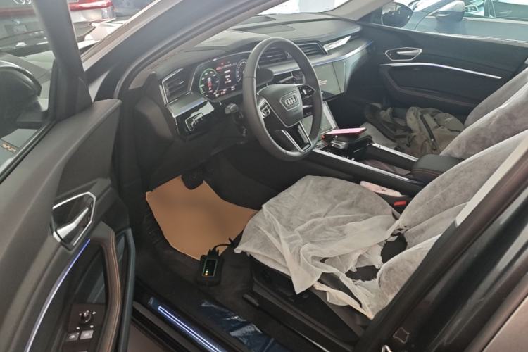 Used Audi e-tron 2021 50 quattro Luxury Edition Driver Seat