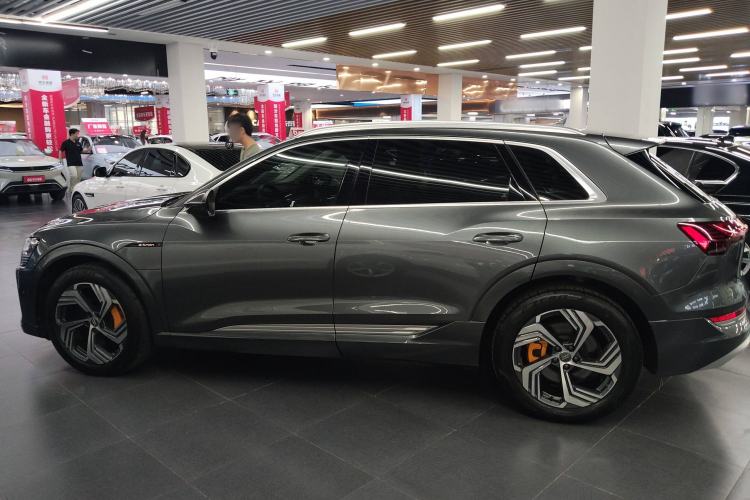 Used Audi e-tron 2021 50 quattro Prestige Edition Exterior 4