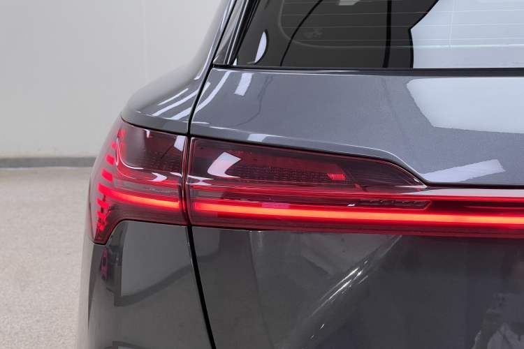 Used Audi e-tron 2021 50 quattro Luxury Edition Exterior 7