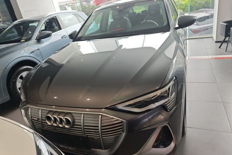 Used Audi e-tron 2021 50 quattro Luxury Edition Front