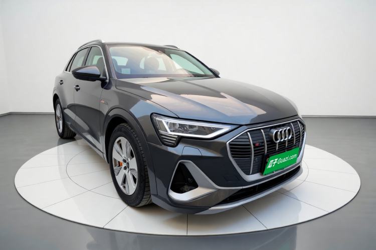 Used Audi e-tron 2021 50 quattro Luxury Edition Front Right 45 Deg
