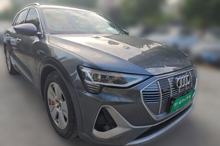 Used Audi e-tron 2021 50 quattro Luxury Edition Front Right 45 Deg