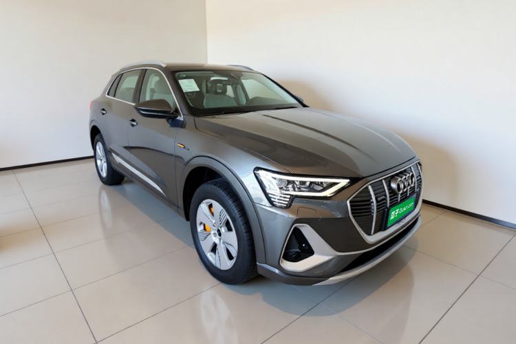 Used Audi e-tron 2021 50 quattro Luxury Edition Front Right 45 Deg