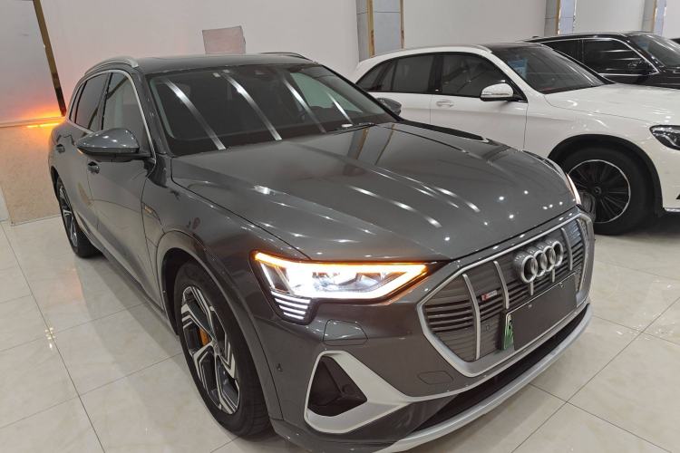Used Audi e-tron 2021 50 quattro Prestige Edition Front Right 45 Deg