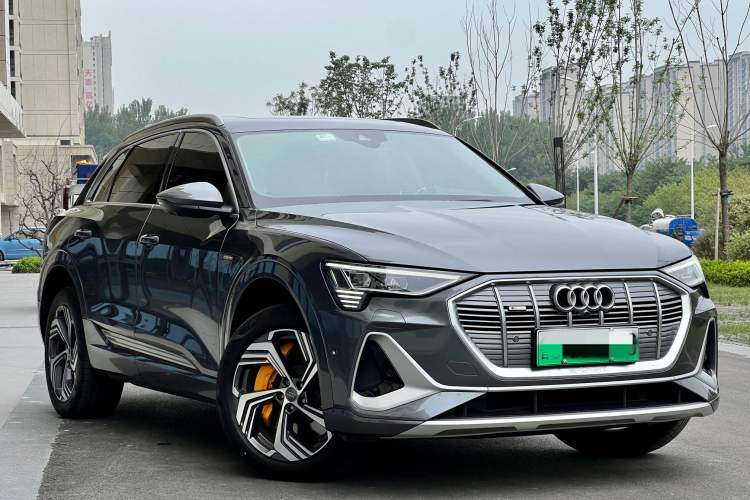 Used Audi e-tron 2021 50 quattro Prestige Edition Front Right 45 Deg