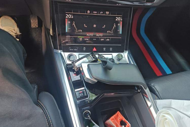 Used Audi e-tron 2021 50 quattro Luxury Edition Gear Lever