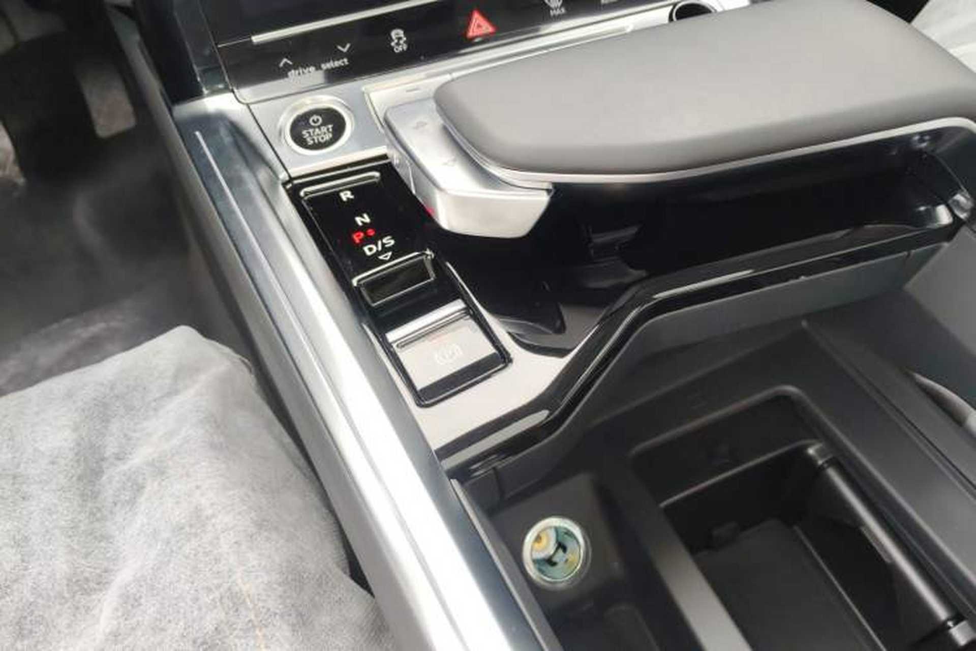 Used Audi e-tron 2021 50 quattro Luxury Edition Gear Lever