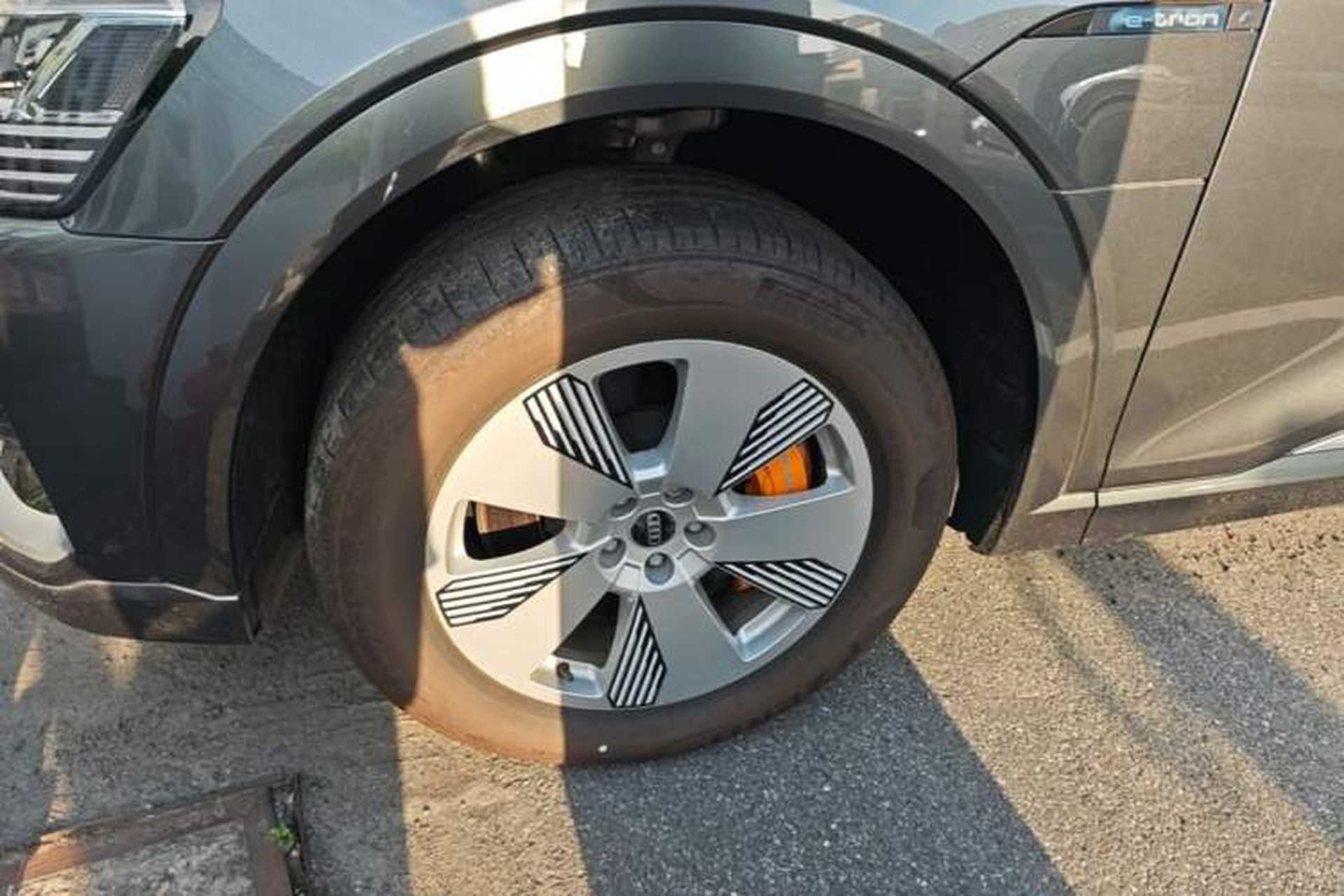 Used Audi e-tron 2021 50 quattro Luxury Edition Left Front Wheel Hub