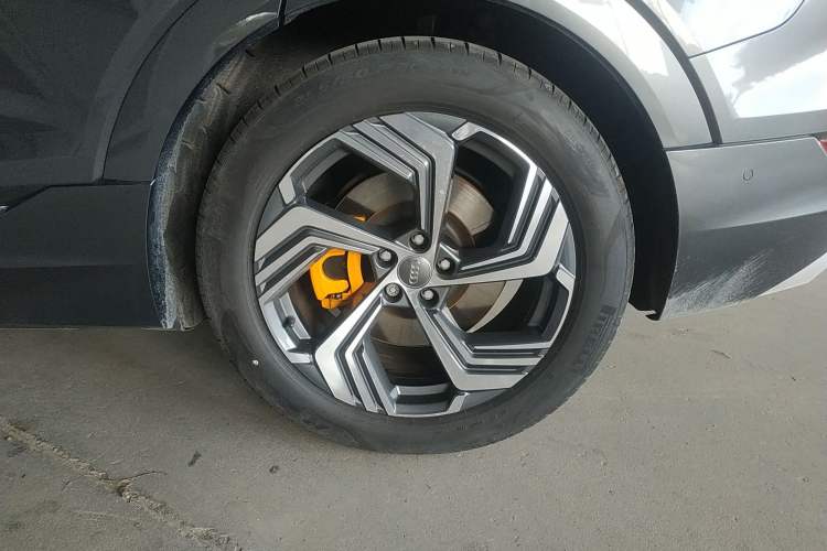 Used Audi e-tron 2021 50 quattro Prestige Edition Left Rear Wheel Hub