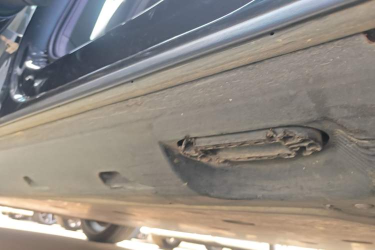 Used Audi e-tron 2021 50 quattro Luxury Edition Left Side Sill