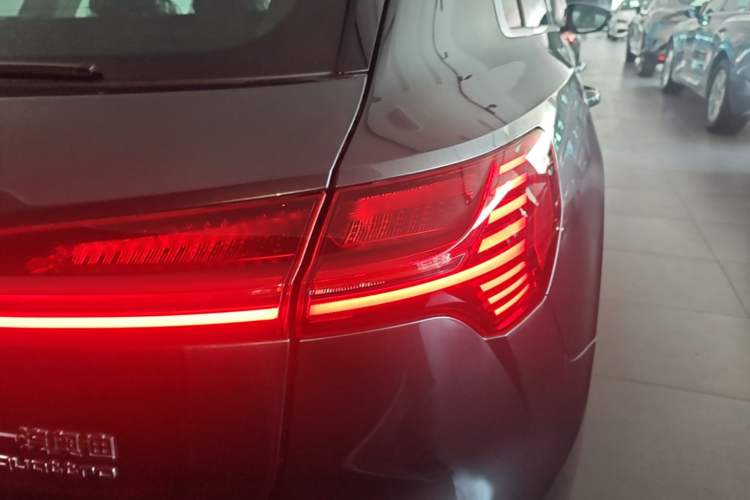 Used Audi e-tron 2021 50 quattro Luxury Edition Right Rear Taillight