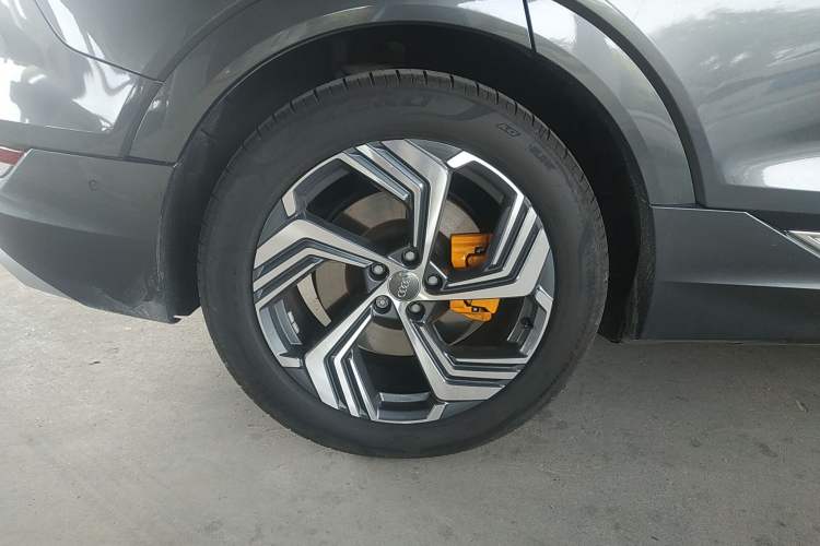 Used Audi e-tron 2021 50 quattro Prestige Edition Right Rear Wheel Hub