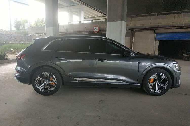 Used Audi e-tron 2021 50 quattro Prestige Edition Right Side