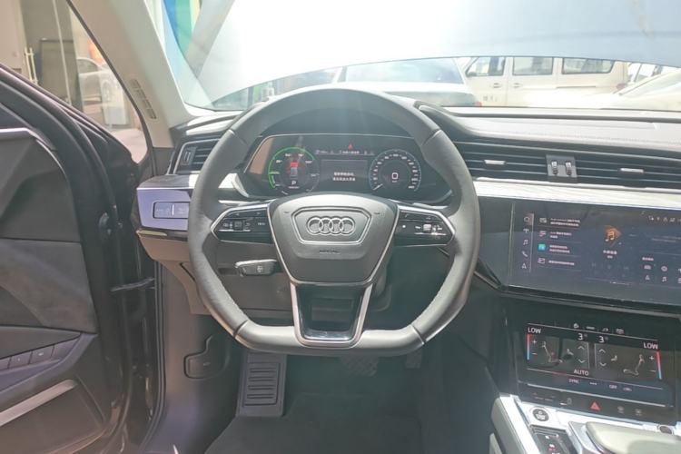 Used Audi e-tron 2021 50 quattro Luxury Edition Steering Wheel