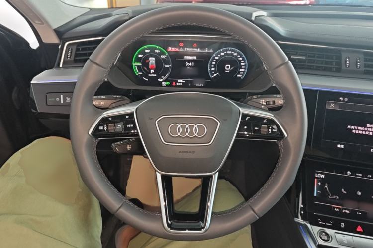 Used Audi e-tron 2021 50 quattro Luxury Edition Steering Wheel