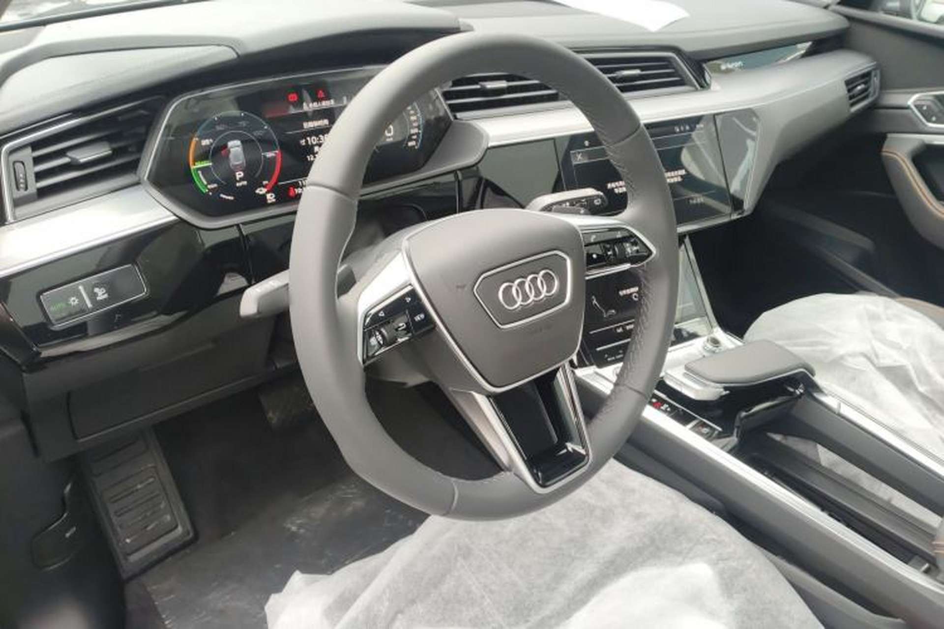 Used Audi e-tron 2021 50 quattro Luxury Edition Steering Wheel