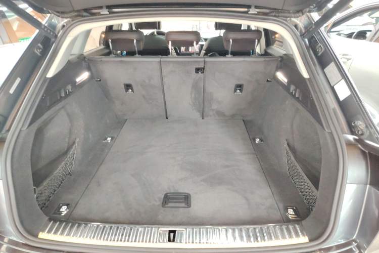 Used Audi e-tron 2021 50 quattro Luxury Edition Trunk