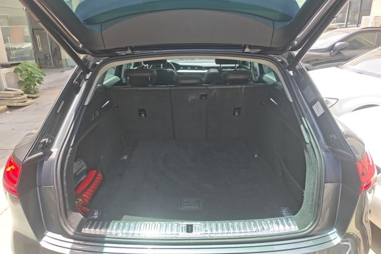 Used Audi e-tron 2021 50 quattro Luxury Edition Trunk