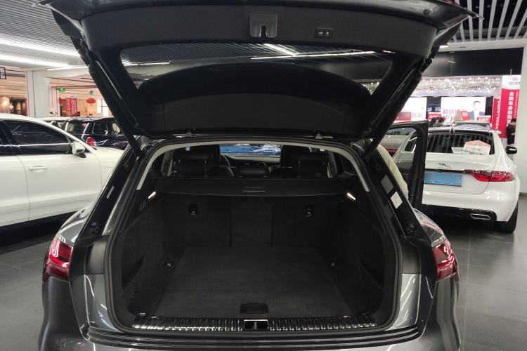 Used Audi e-tron 2021 50 quattro Prestige Edition Trunk