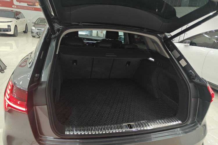 Used Audi e-tron 2021 50 quattro Prestige Edition Trunk