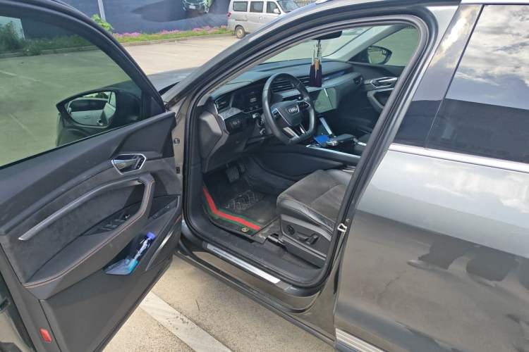 Used Audi e-tron 2021 50 quattro Prestige Edition Driver Seat