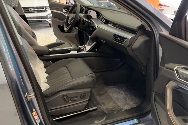 Used Audi e-tron 2021 50 quattro Luxury Edition Interior 4