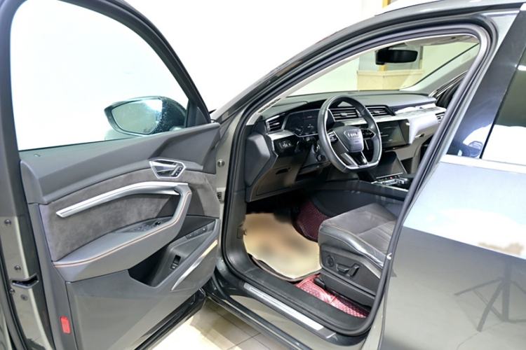 Used Audi e-tron 2021 50 quattro Prestige Edition Interior 6
