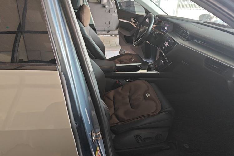 Used Audi e-tron 2021 50 quattro Luxury Edition Right Front Seat