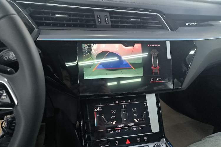 Used Audi e-tron 2021 50 quattro Luxury Edition Audio And AC Panel