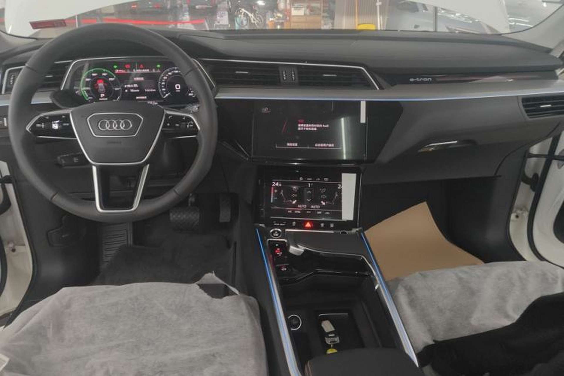 Used Audi e-tron 2021 50 quattro Luxury Edition Center Console