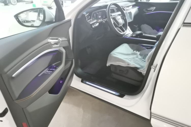 Used Audi e-tron 2021 50 quattro Luxury Edition Driver Seat