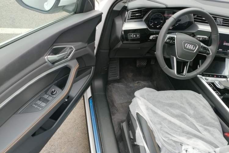 Used Audi e-tron 2021 50 quattro Luxury Edition Driver Seat