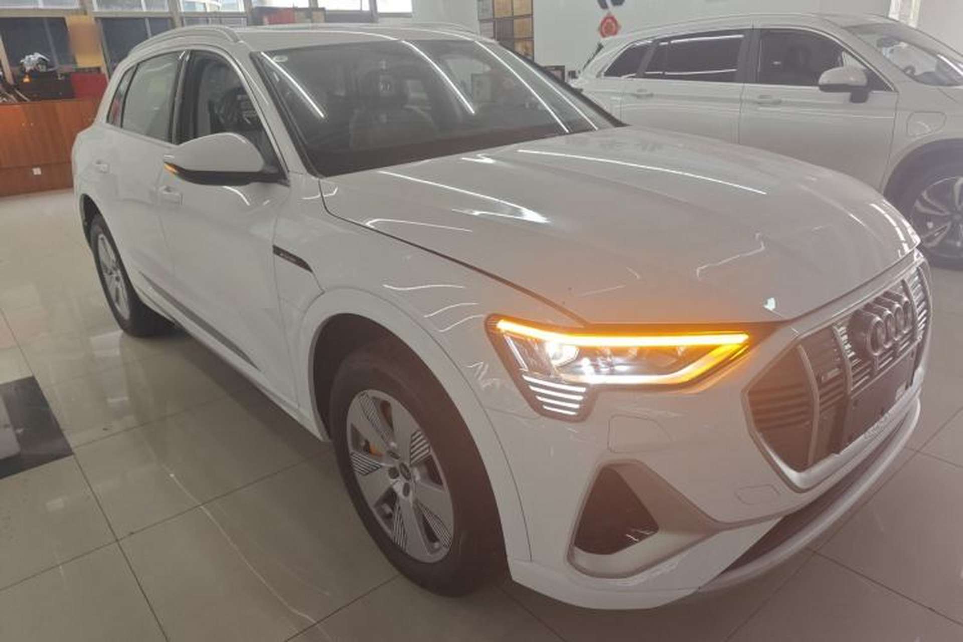 Used Audi e-tron 2021 50 quattro Luxury Edition Front Right 45 Deg