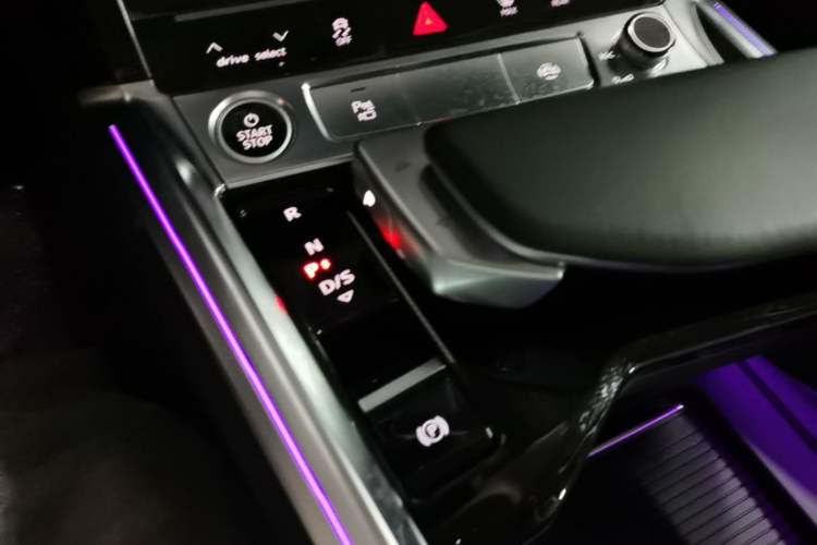 Used Audi e-tron 2021 50 quattro Luxury Edition Gear Lever