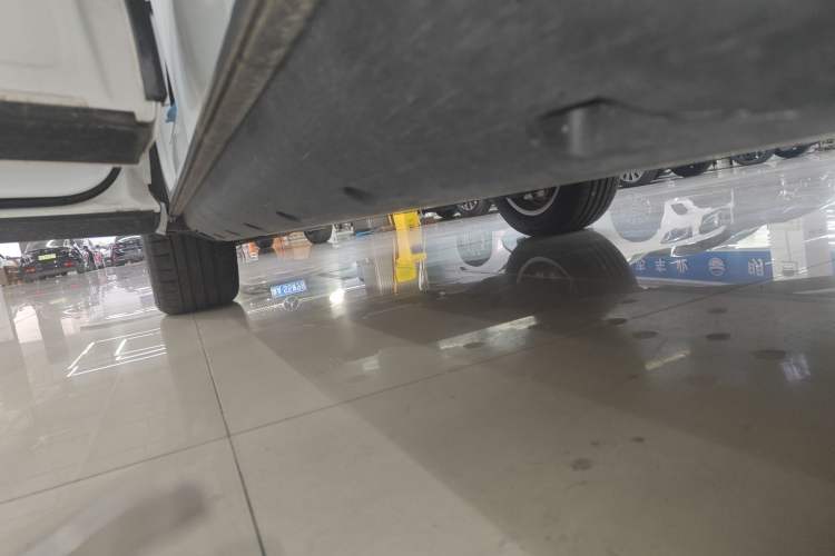 Used Audi e-tron 2021 50 quattro Luxury Edition Left Side Sill
