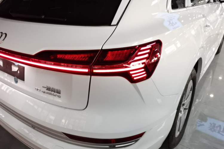 Used Audi e-tron 2021 50 quattro Luxury Edition Right Rear Taillight
