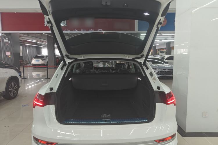 Used Audi e-tron 2021 50 quattro Luxury Edition Trunk