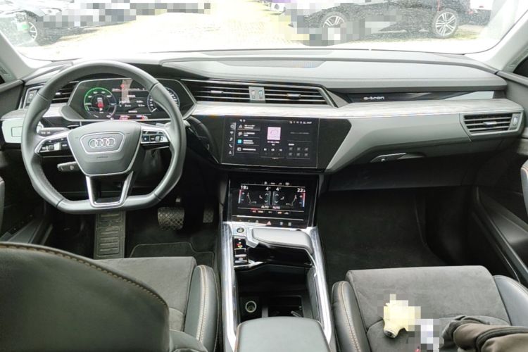 Used Audi e-tron 2021 50 quattro Prestige Edition Center Console