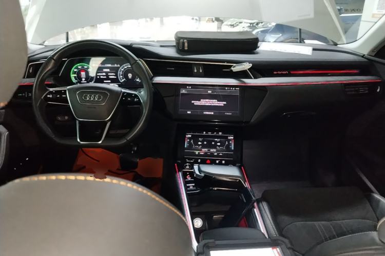 Used Audi e-tron 2021 50 quattro Prestige Edition Center Console