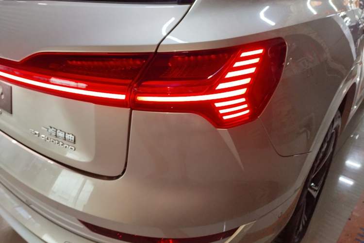 Used Audi e-tron 2021 50 quattro Prestige Edition Right Rear Taillight