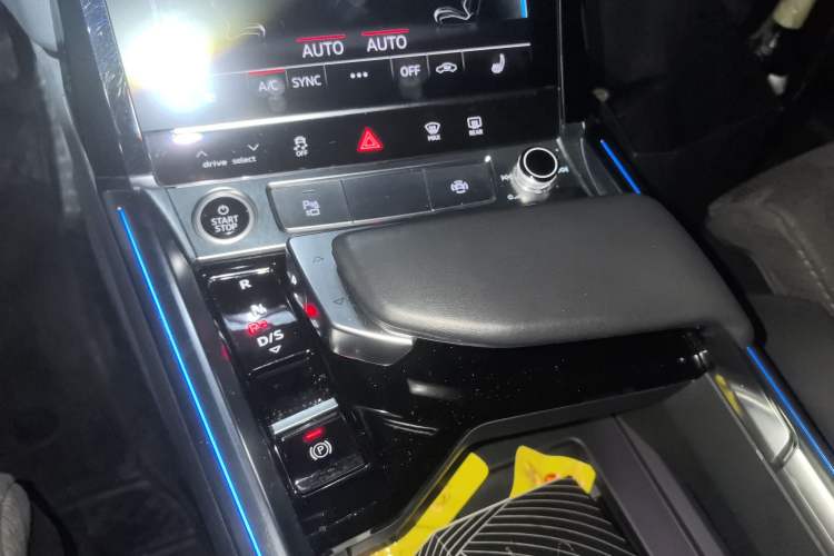 Used Audi e-tron 2022 Sportback 55 quattro Limited Edition Gear Lever
