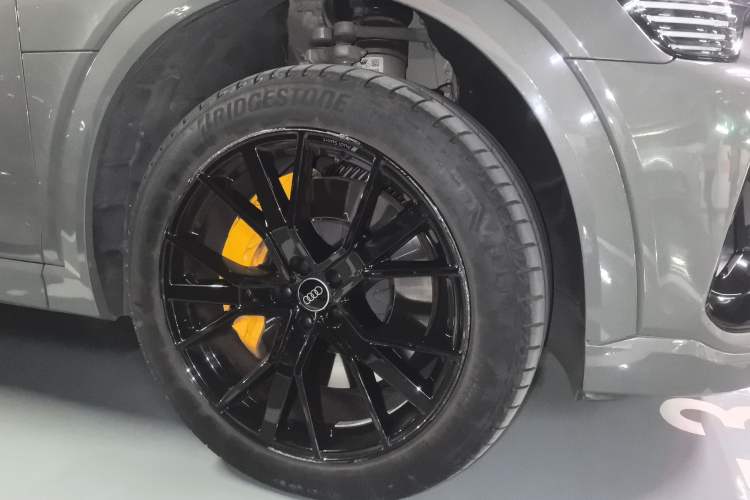 Used Audi e-tron 2022 Sportback 55 quattro Limited Edition Right Front Wheel Hub