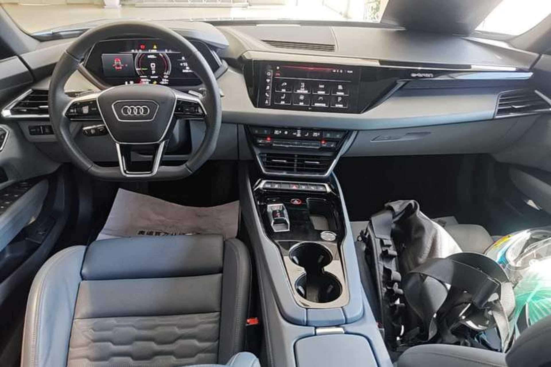 Used Audi e-tron GT 2023 Basic Model Center Console