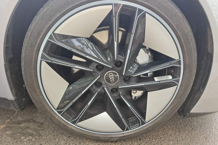 Used Audi e-tron GT 2023 Basic Model Right Front Wheel Hub