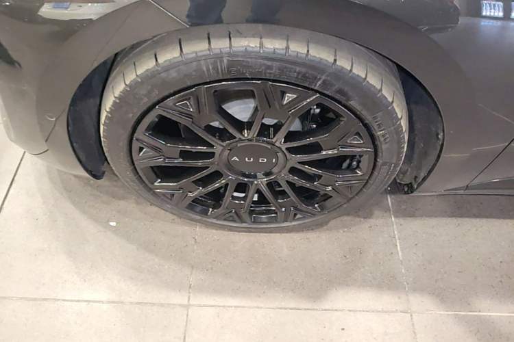 Used Audi E5 Sportback 2026 Flagship Quattro Model Left Front Wheel Hub