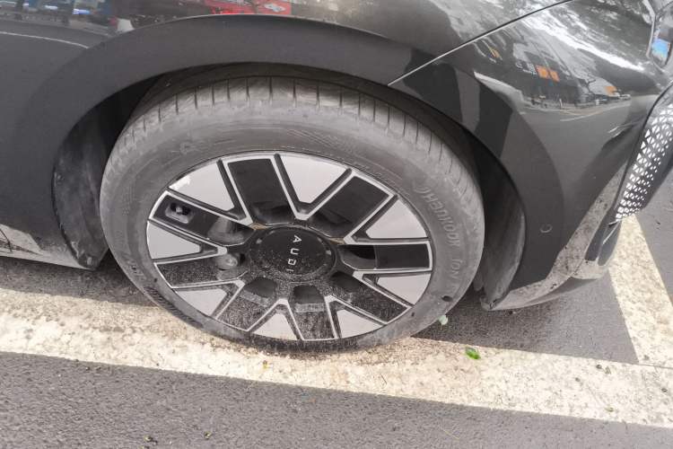 Used Audi E5 Sportback 2026 Pioneer Model Right Front Wheel Hub