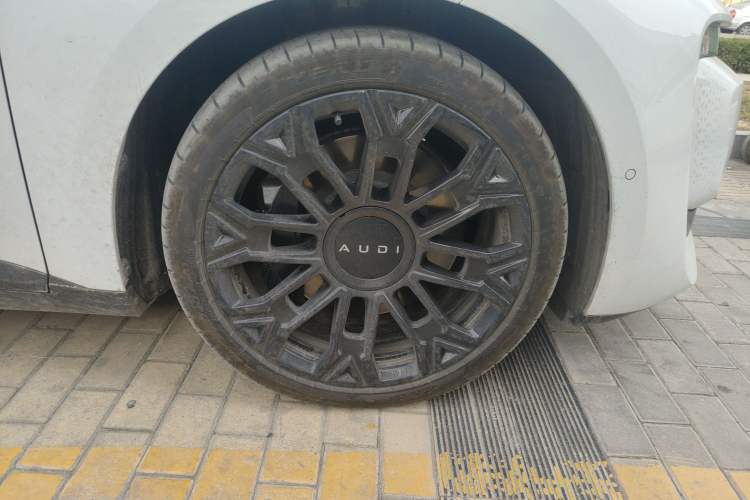 Used Audi E5 Sportback 2026 Pioneer Plus Model Right Front Wheel Hub