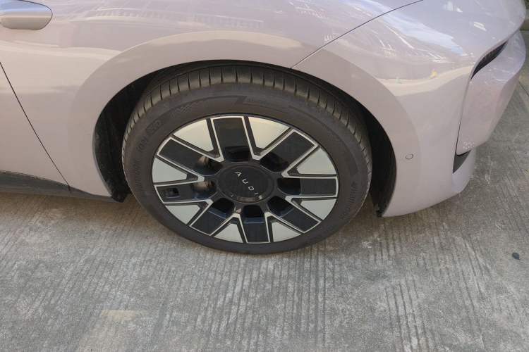 Used Audi E5 Sportback 2026 Pioneer Model Right Front Wheel Hub