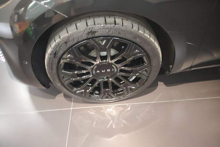 Used Audi E5 Sportback 2026 Flagship Quattro Model Exterior 4